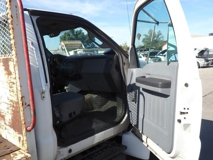 2013-ford-f650-image-12