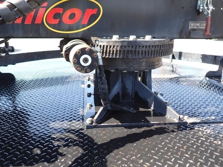 2011-ford-f550-image-16