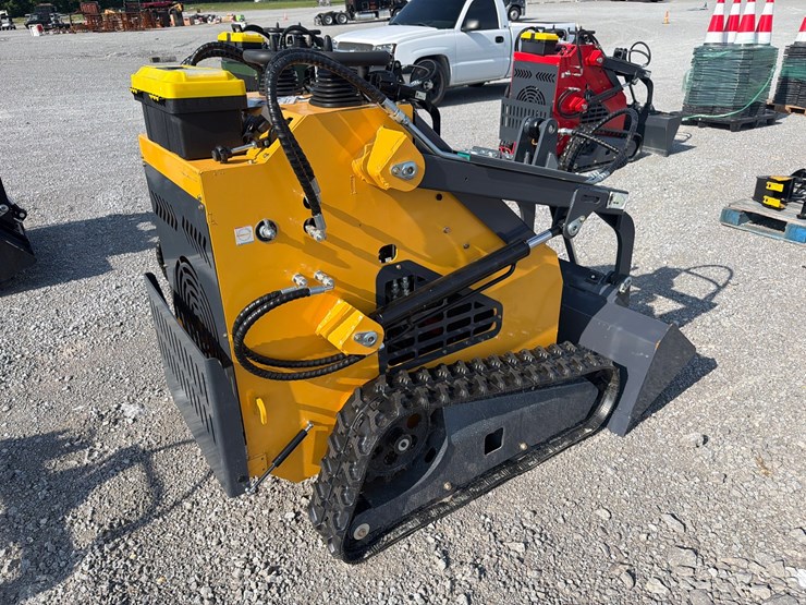 #36-•-new-zjg-zj-380-mini-skid-loader-image-3