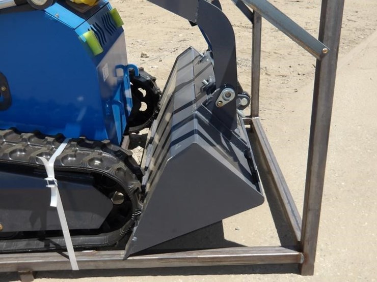 2026-zjz-380-skid-steer-track-loader-image-6