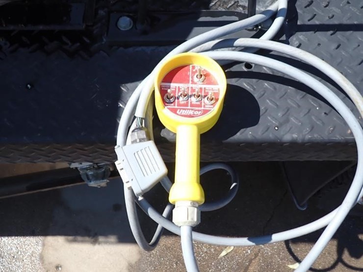 2011-ford-f550-image-24