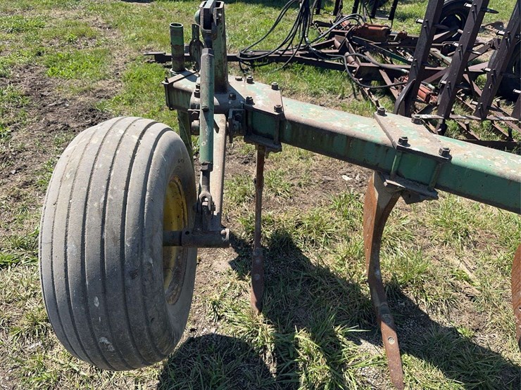 john-deere-7-image-10
