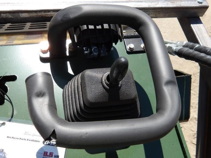 2026-zjz-380-skid-steer-track-loader-image-16