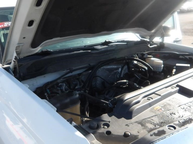 2016-chevrolet-silverado-2500-image-9