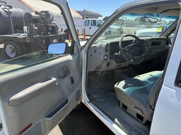 2000-gmc-sierra-2500-image-19