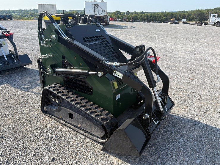 #37-•-new-zjg-zj-380-mini-skid-loader-image-2