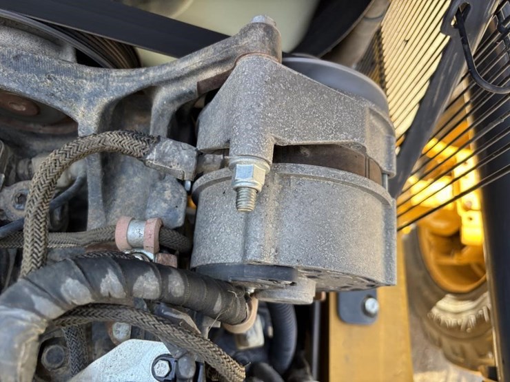 2020-deere-210l-image-66