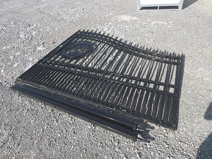 #88-•-16’-bi-parting-entry-gate-image-1