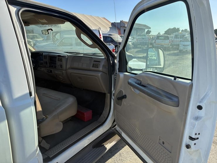2004-ford-f250-image-13