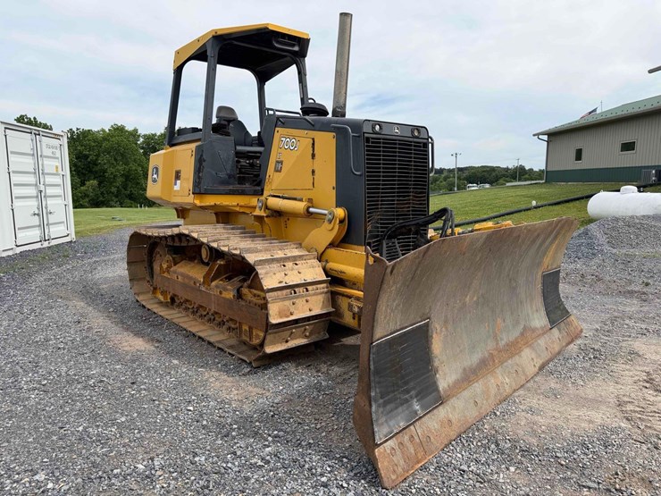 deere-700j-image-7