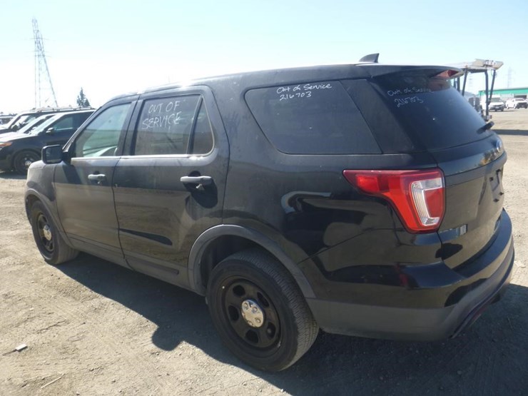 2016-ford-explorer-image-4