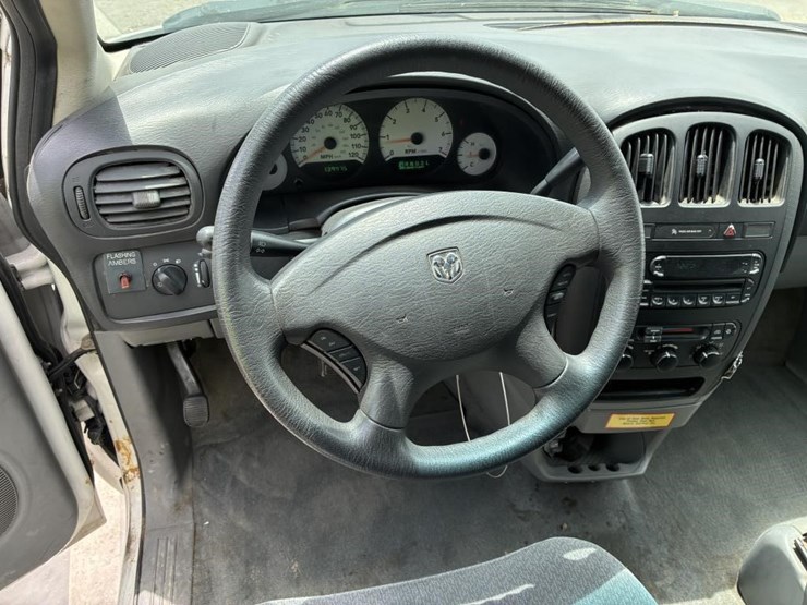 2005-dodge-grand-caravan-image-15