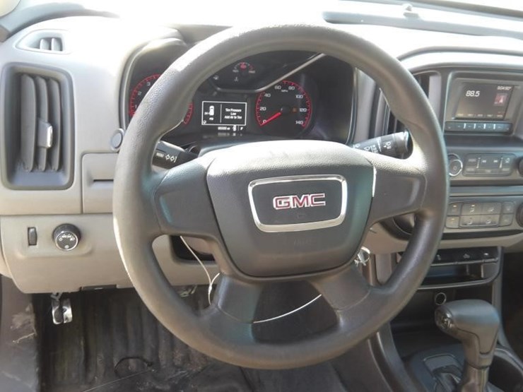 2016-gmc-canyon-image-15