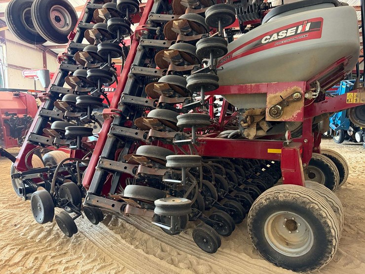 2014-case--ih-500t-air-drill-image-4