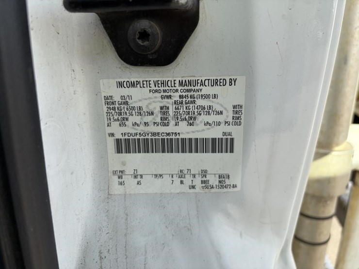 2011-ford-f550-image-23