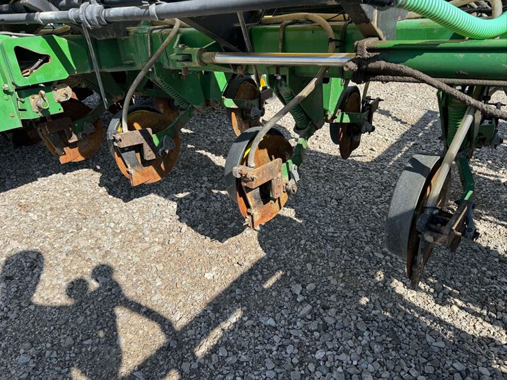 john-deere-7200-image-40