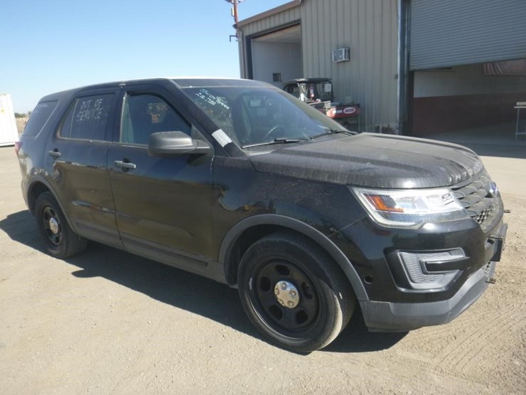 2016-ford-explorer-image-2