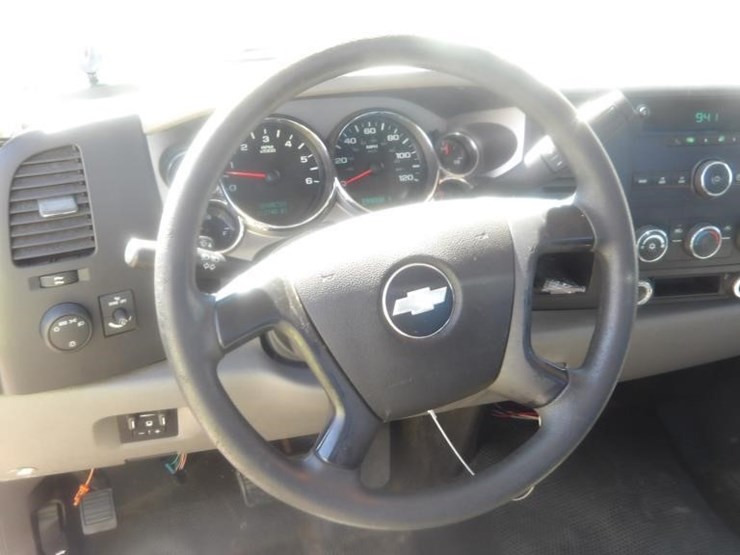 2008-chevrolet-silverado-2500-image-13