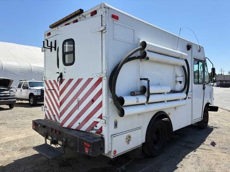 2003-workhorse-p42-image-3