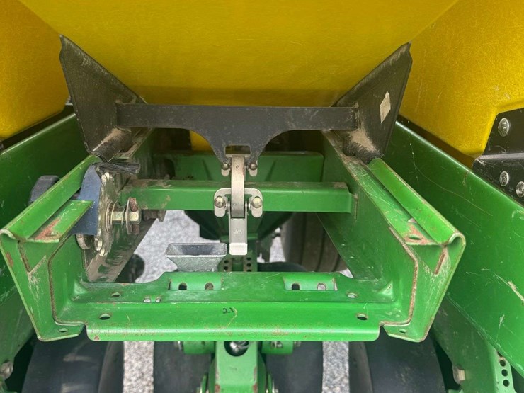 1999-john-deere-1780-image-46