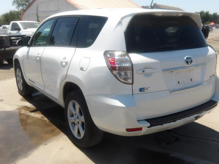 2012-toyota-rav4-image-4
