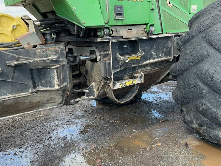 2012-deere-848h-image-38