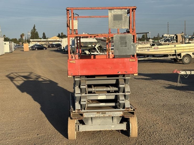 2013-skyjack-sj3-4632-scissor-lift-image-5
