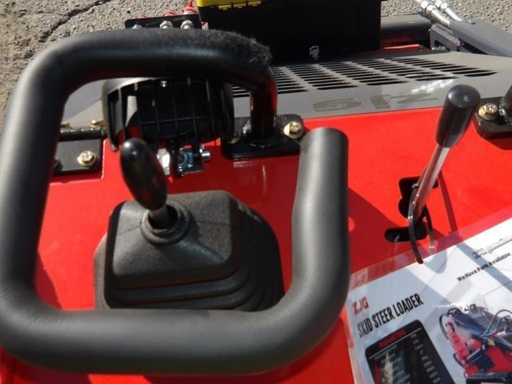 2026-zjz-380-skid-steer-track-loader-image-15