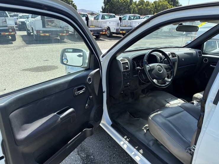 2011-chevrolet-colorado-image-11