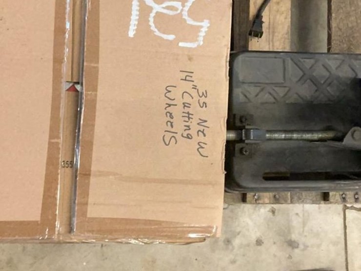 #521-•-porter-cable-metal-cutting-saw-and-blades-image-10