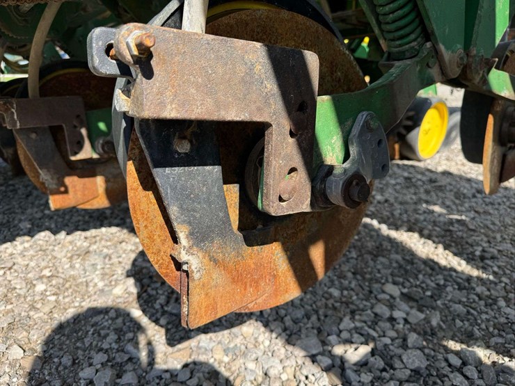 john-deere-7200-image-47