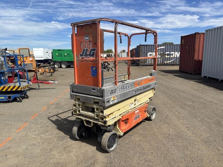 2008-jlg-1930es-image-1