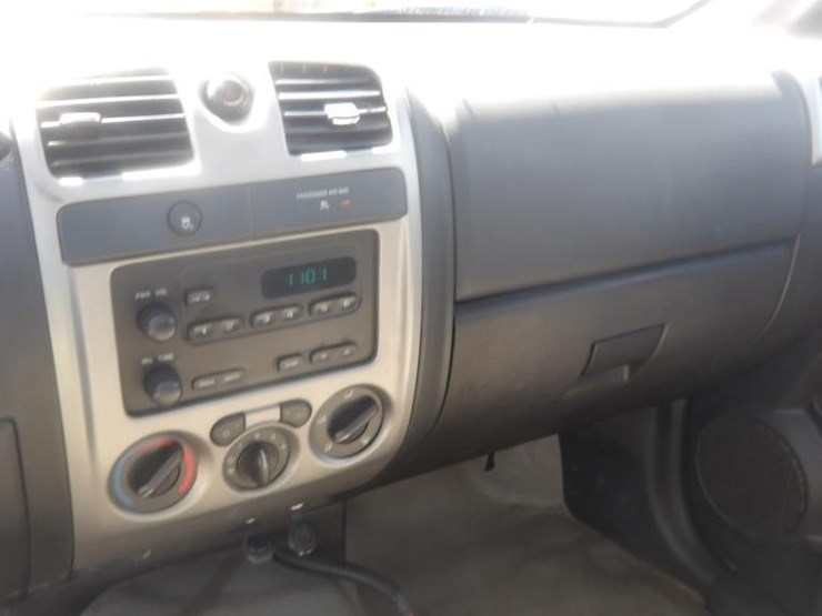 2011-chevrolet-colorado-image-17