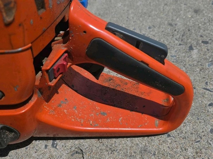 #102-•-husqvarna-390-xp-chainsaw-image-7
