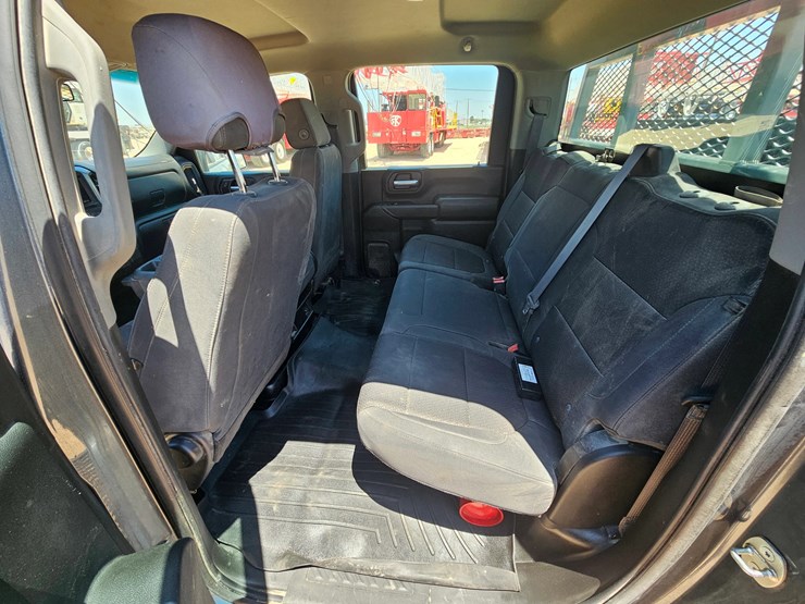 2020-chevrolet-silverado-2500hd-image-10