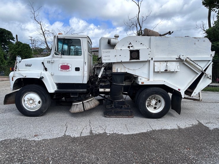1995-ford-l7000-image-3