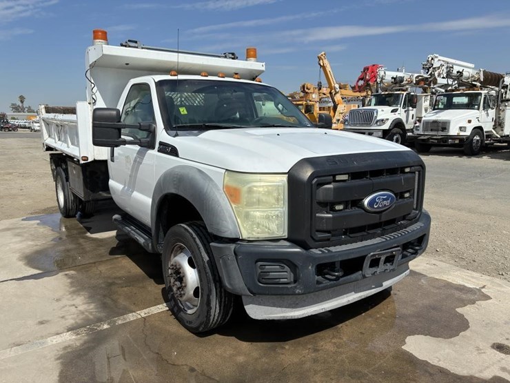 2011-ford-f550-image-2
