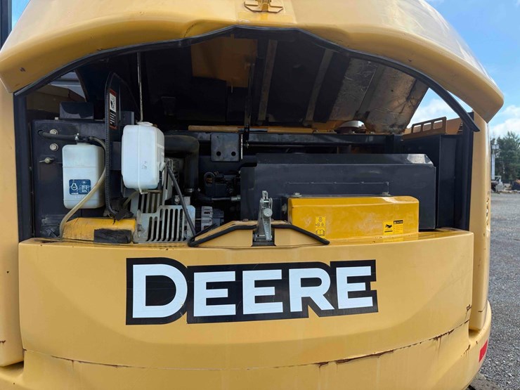 2015-deere-75g-image-15