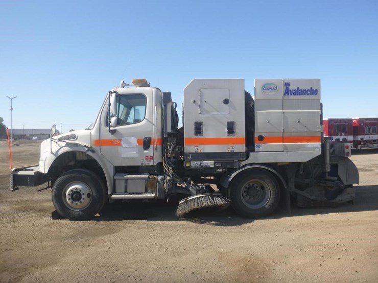 2017-freightliner-m2-street-sweeper-image-6