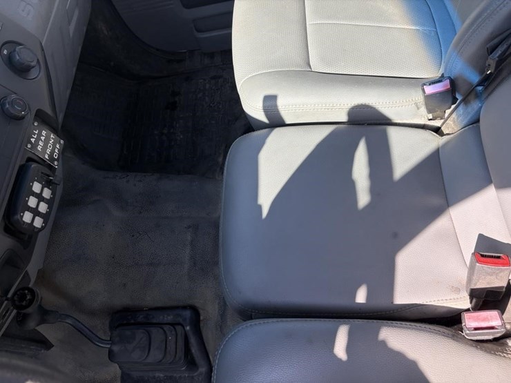 2011-ford-f250-image-18
