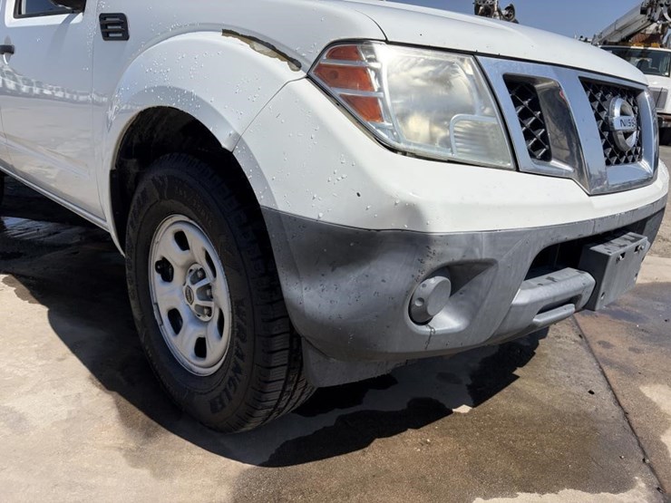 2016-nissan-frontier-image-5
