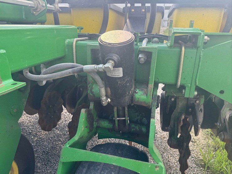 1999-john-deere-1780-image-39