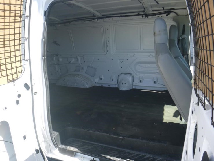 2012-ford-cargo-image-7