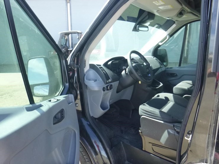2015-ford-transit-image-5