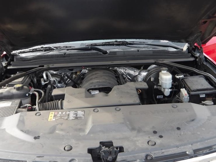2018-chevrolet-suburban-image-9