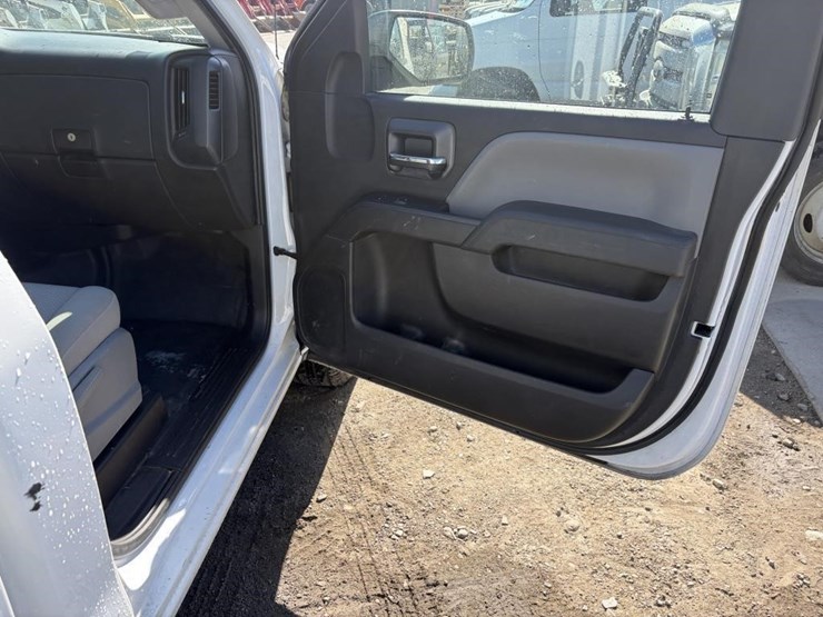 2016-chevrolet-silverado-1500-image-10