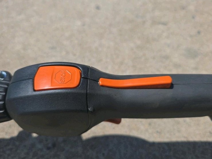 #101-•-stihl-ht-131-pole-pruner-image-9