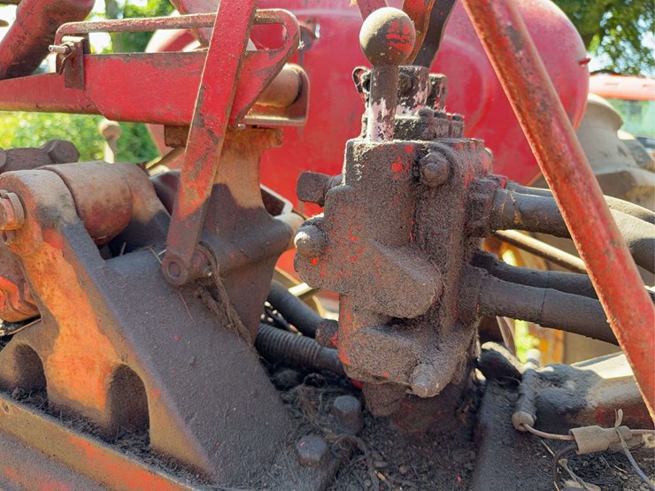 massey-harris-444-image-28