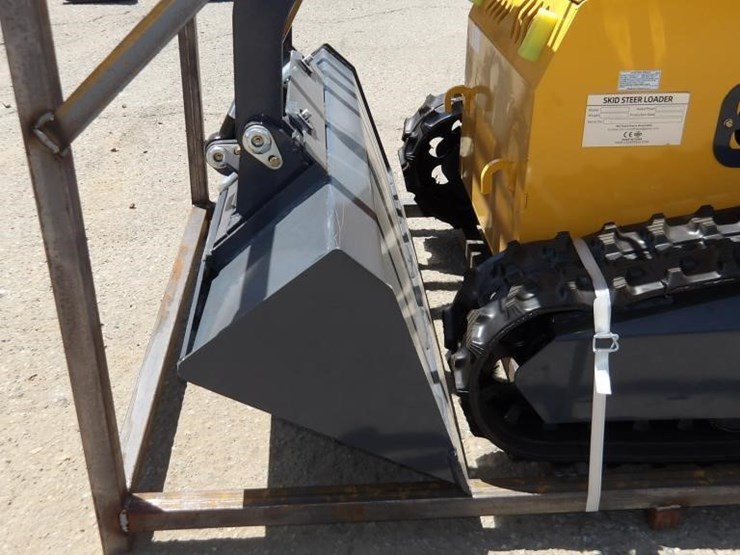 2026-zjz-380-skid-steer-track-loader-image-5