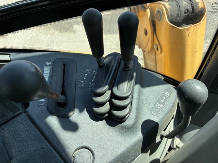 2008-caterpillar-430e-image-34
